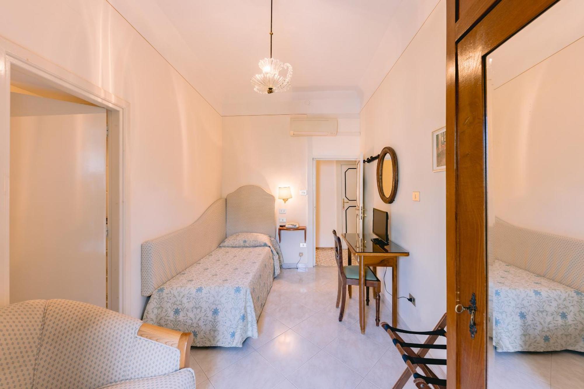 Hotel Toro