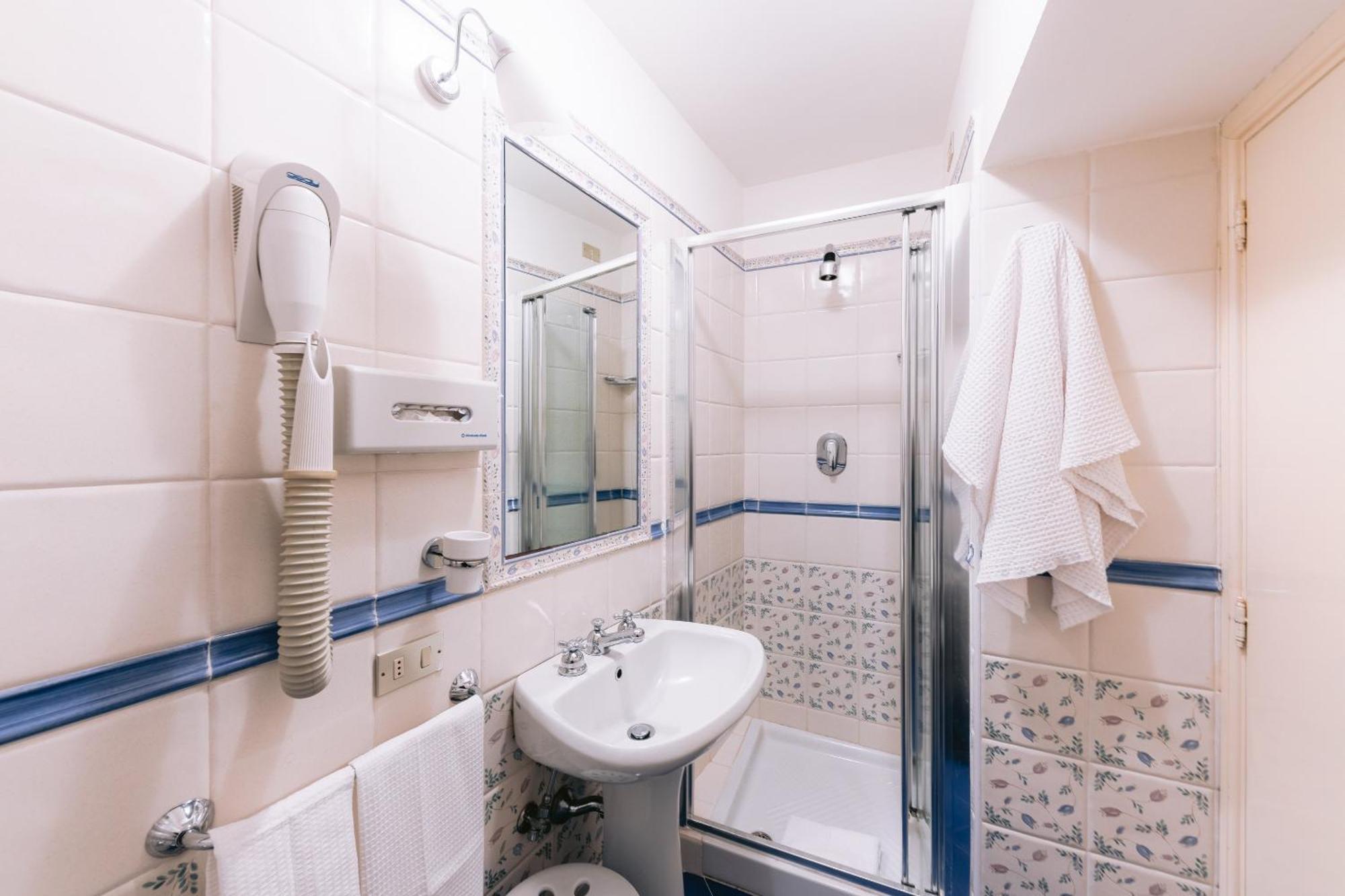 Toro Hotel 3*